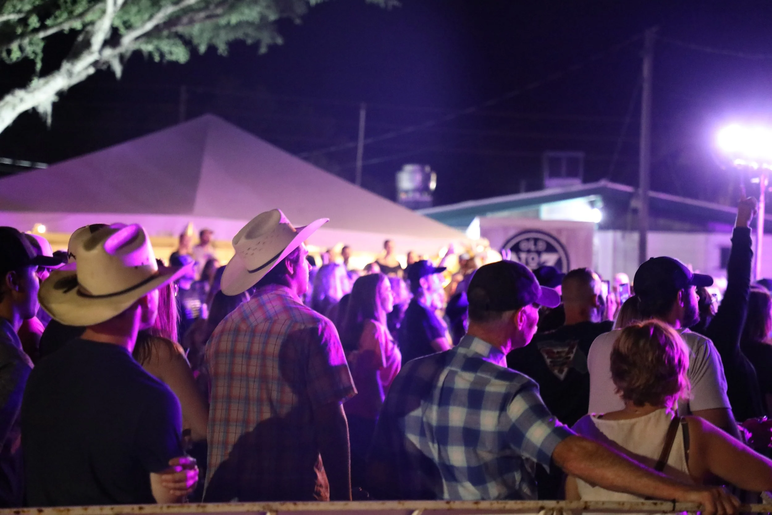 Crowd-3.webp